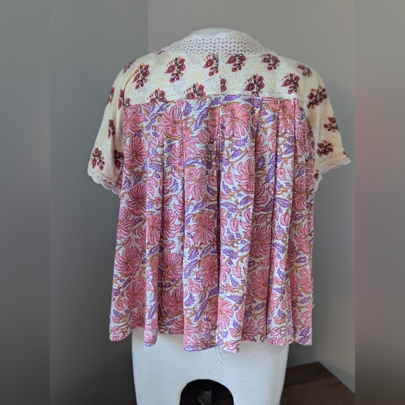 Leilani Cropped Crochet Lace Top - Picture 7 of 10